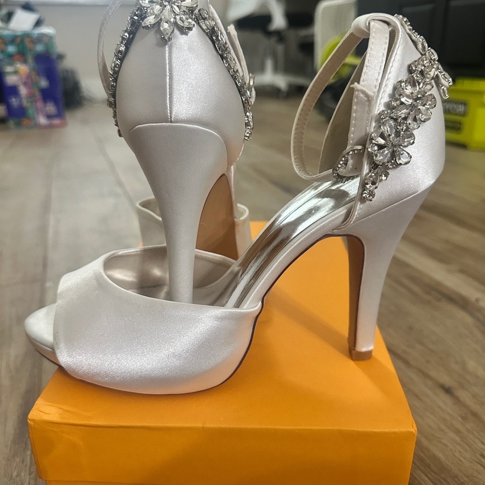 Satin Peep-Toe heel in (white) with rhinestone embellishments- SZ 8 Brand New!